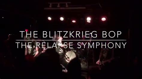 Blitzkrieg Bop A Furious Symphony of Unbridled Rebellious Energy and Catchy Vocal Melodies